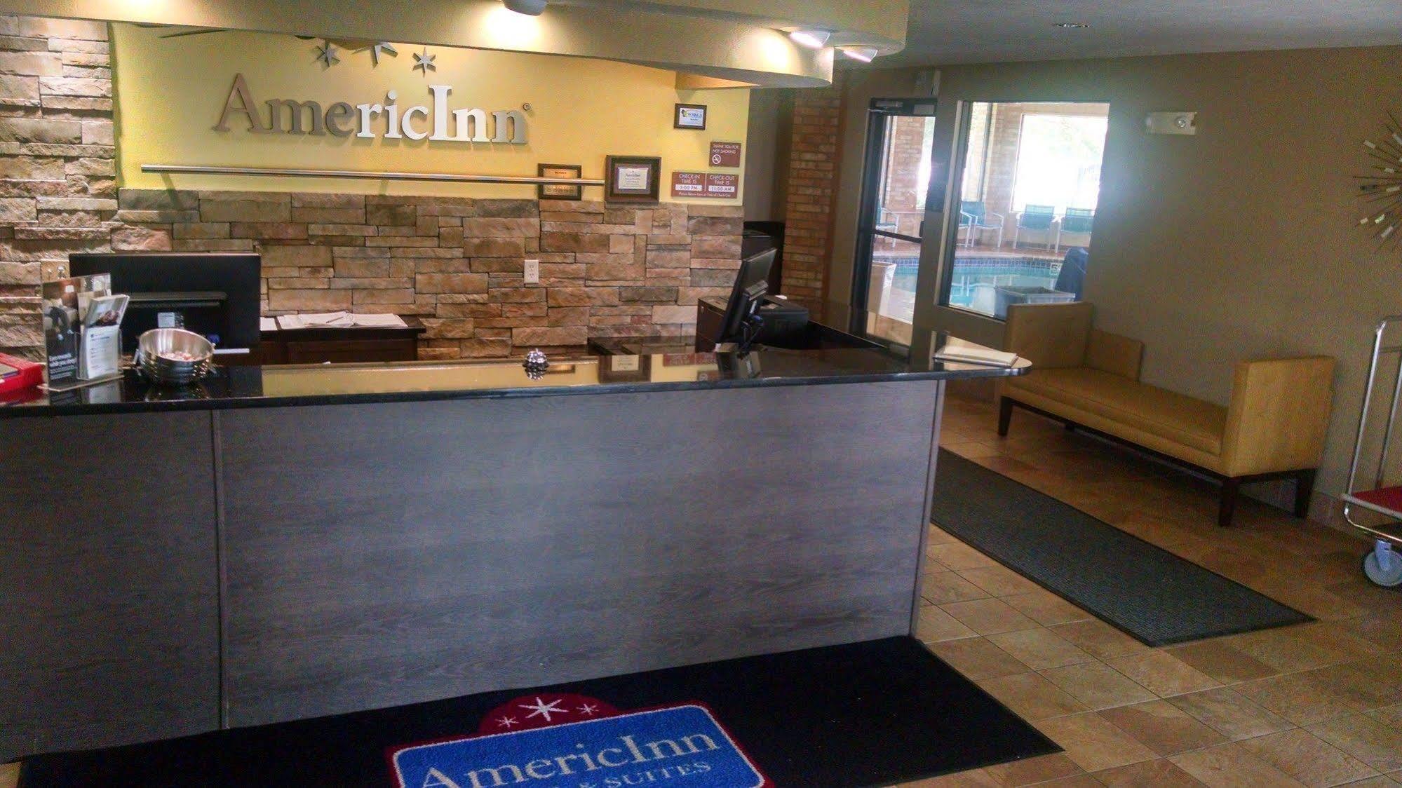 Americinn And By Wyndham Delafield-waukesha-milwaukee Hotel Delafield